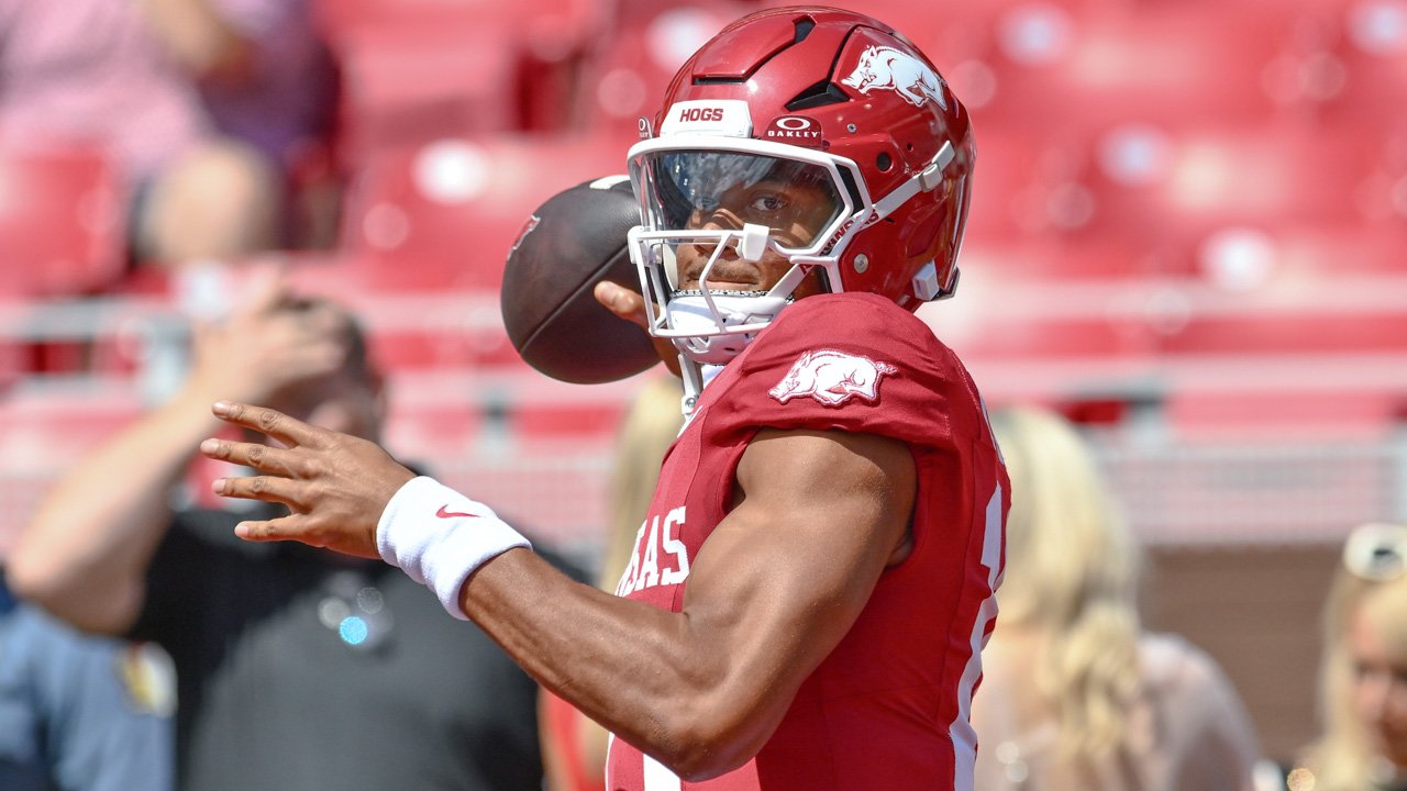 Arkansas Razorbacks quarterback warming up before game against Alabama A&M