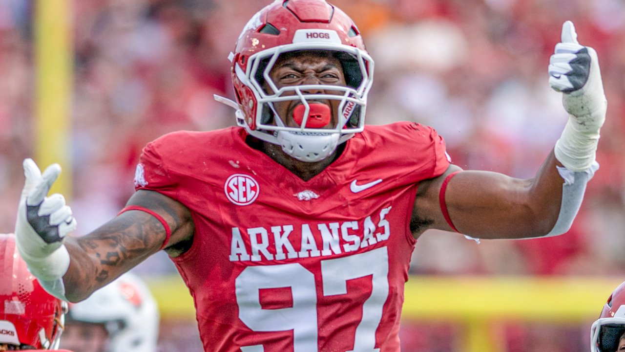 Arkansas Razorbacks defensive lineman Quincy Rhodes during game against the Arkansas State Red Wolves
